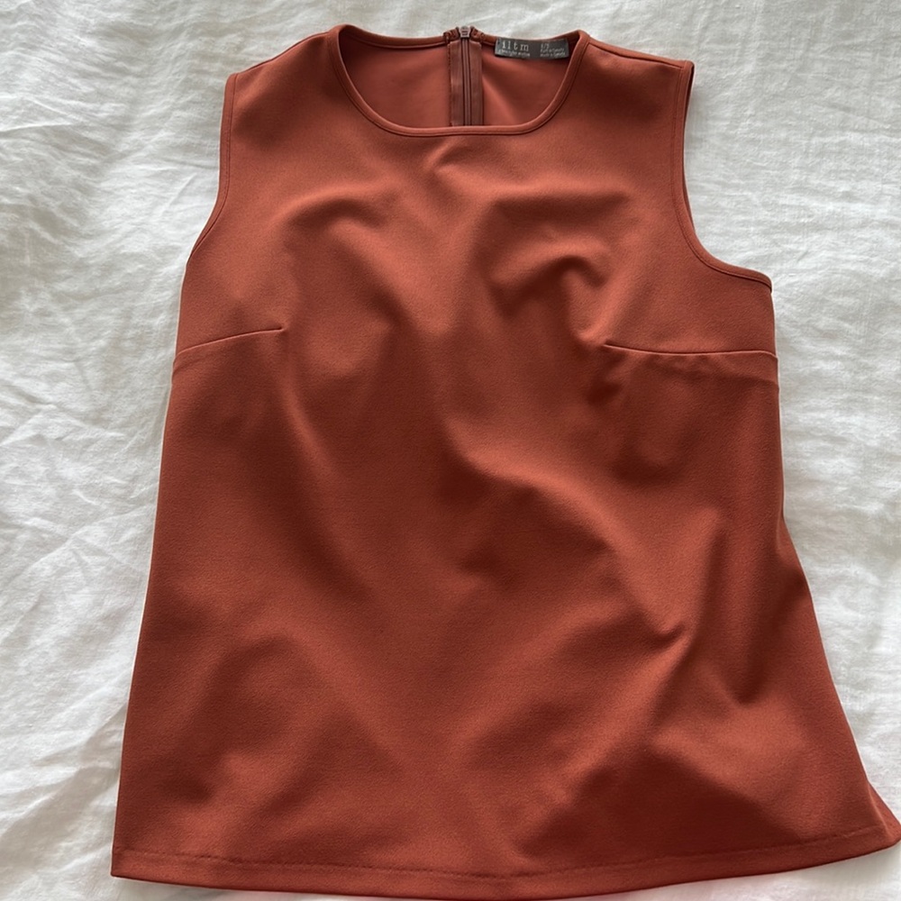 ILTM Beautiful Orange Sleeveless Blouse Size Small